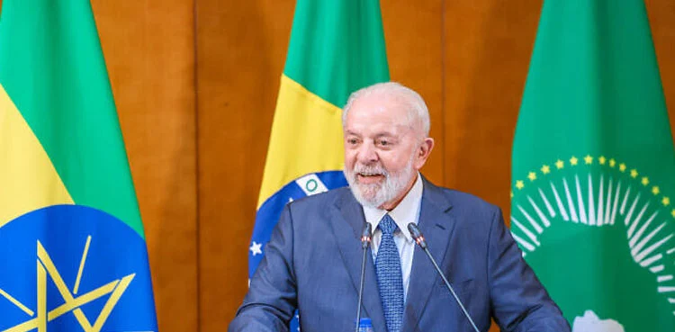 Brazilian President Luiz Inácio Lula da Silva speaking during a public event about the Strait of Hormuz.